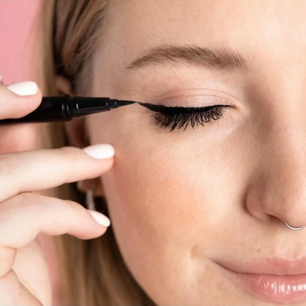 𝙍𝙚𝙙 𝘼𝙨𝙥𝙚𝙣 Eyeliner Lash Adhesive in one! Lucy's Lash Pen